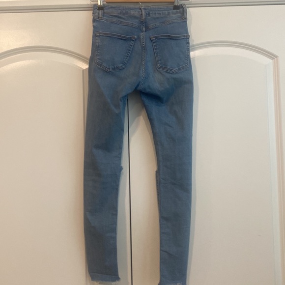 Top Shop Jamie Distressed Ripped Holes Ankle Fray Jeans - Picture 3 of 3